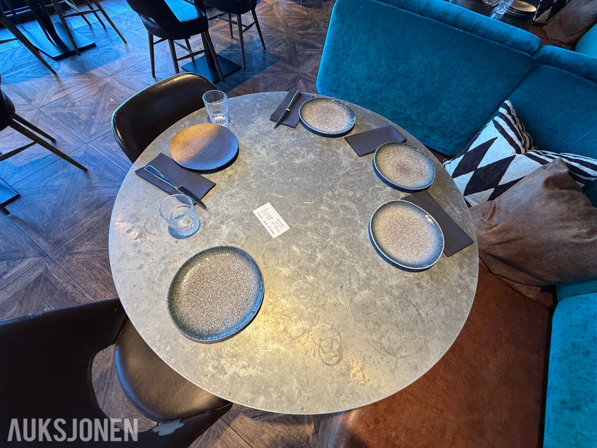 Rundt restaurantbord Ø100 cm med 2 stoler