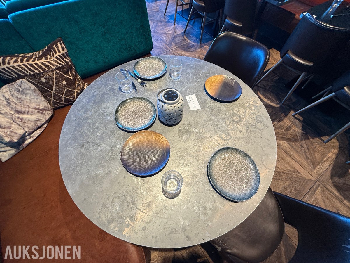 Rundt restaurantbord Ø100 cm med 2 stoler