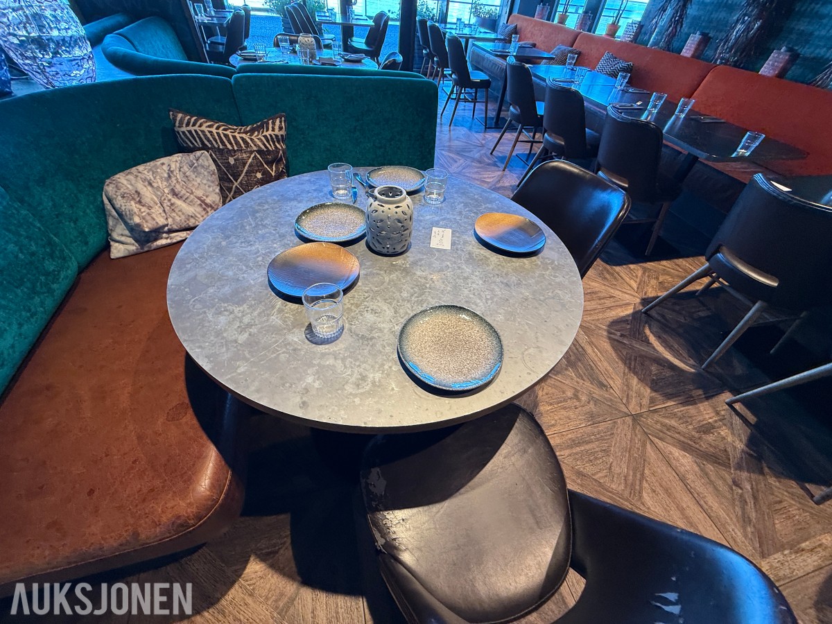 Rundt restaurantbord Ø100 cm med 2 stoler