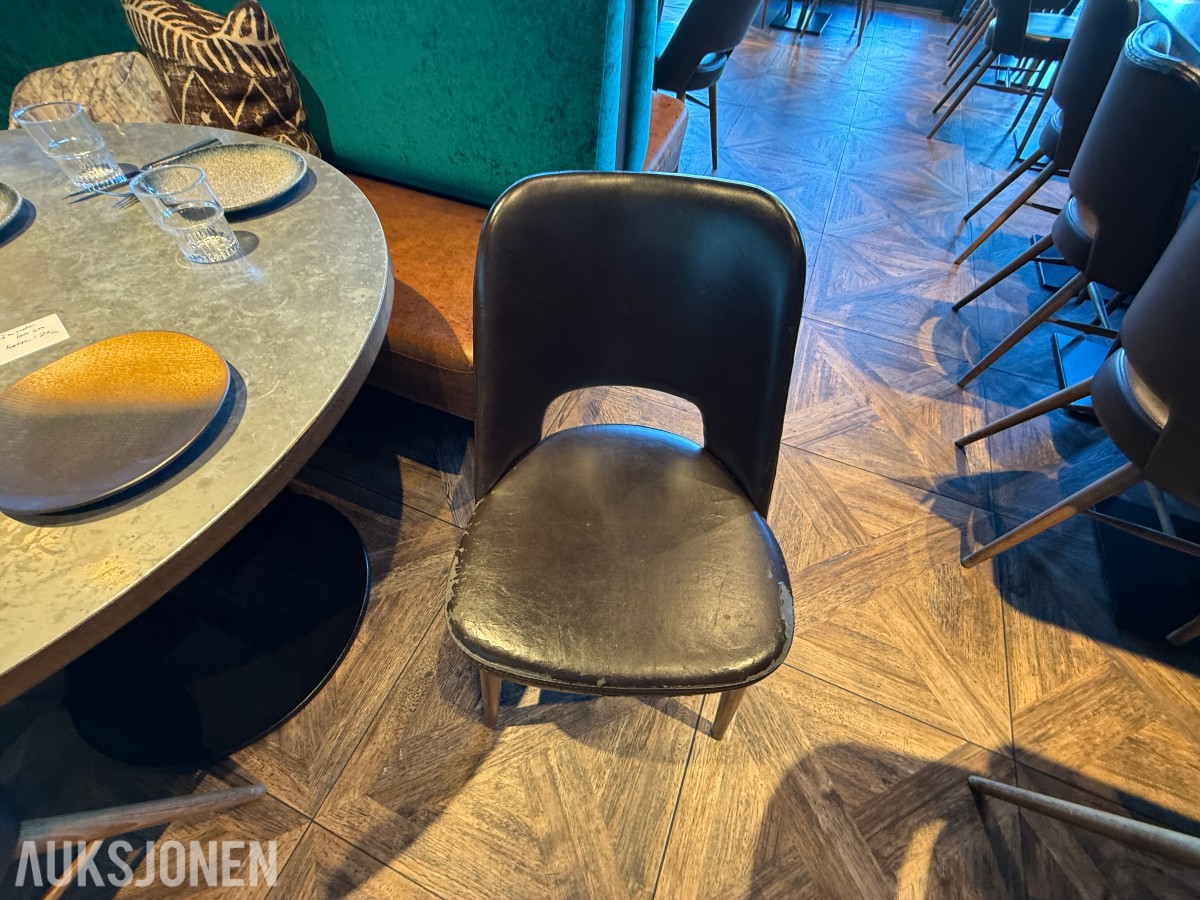 Rundt restaurantbord Ø100 cm med 2 stoler