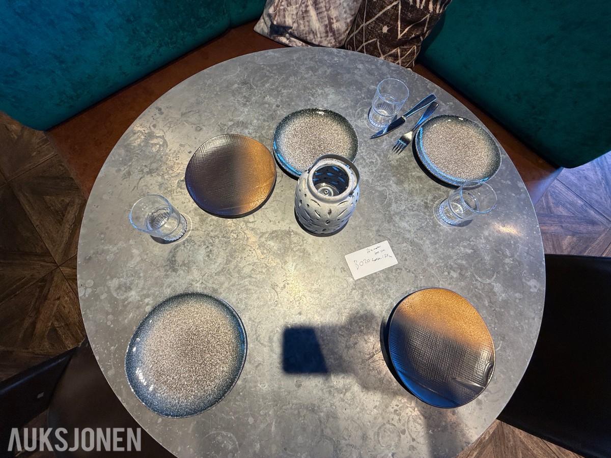 Rundt restaurantbord Ø100 cm med 2 stoler