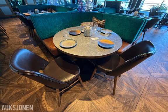 Rundt restaurantbord Ø100 cm med 2 stoler