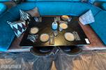 Firkantet restaurantbord med 2 stoler