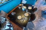 Firkantet restaurantbord med 2 stoler