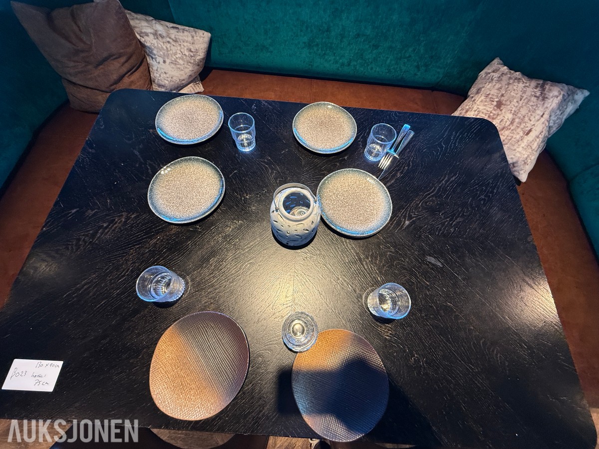 ektangulært restaurantbord med 2 stoler – 130 x 90 cm