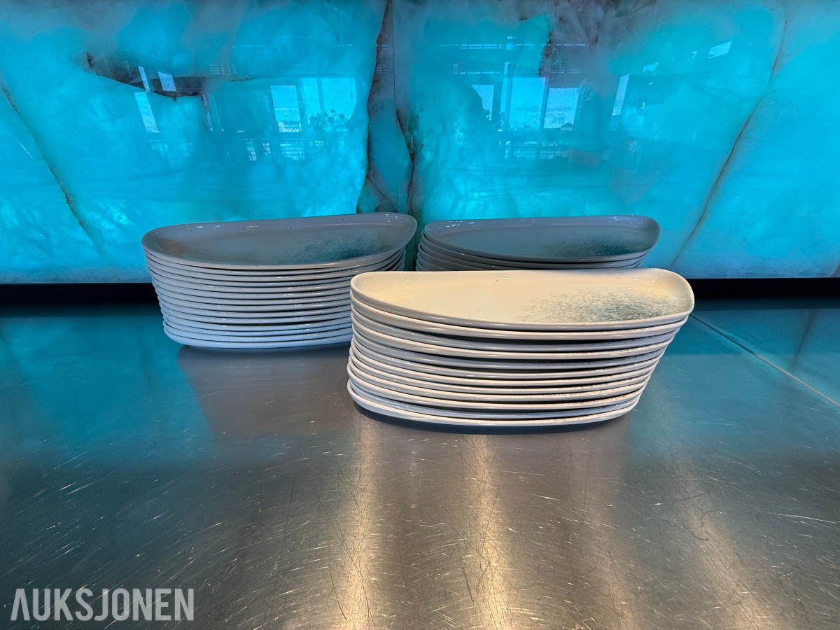 39 stk. VEGA serveringsfat i porselen – ca. 40 cm