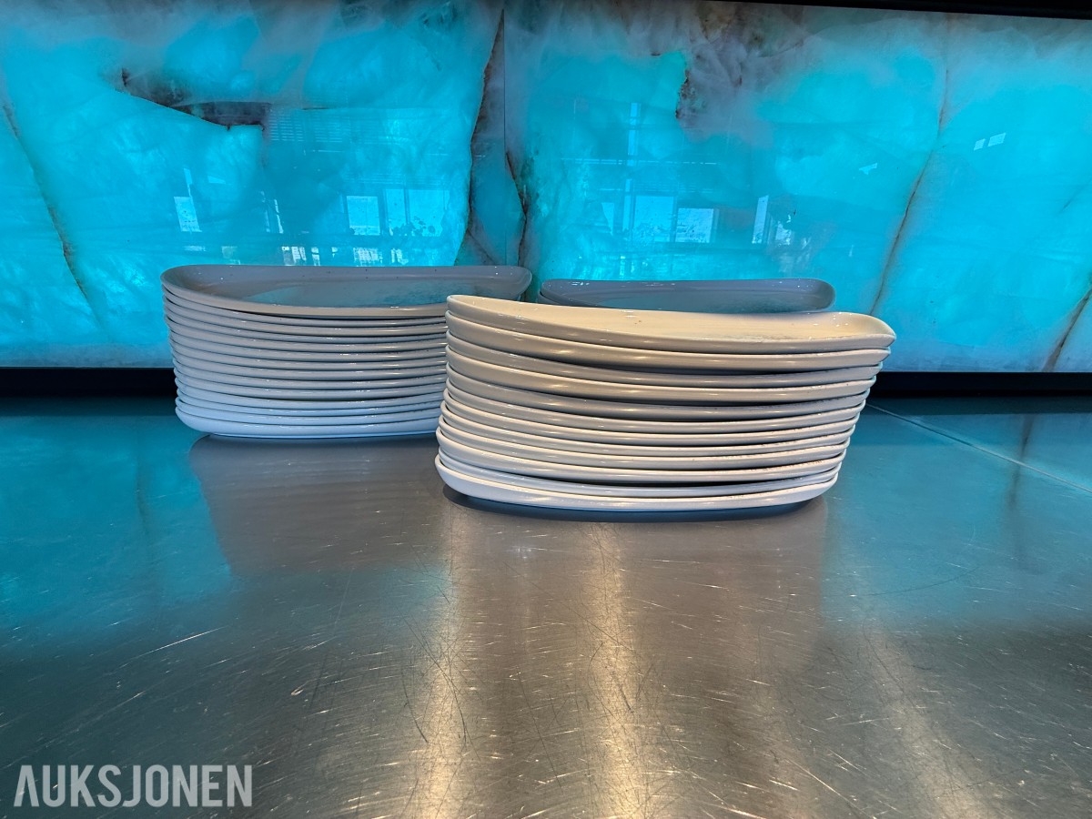 39 stk. VEGA serveringsfat i porselen – ca. 40 cm