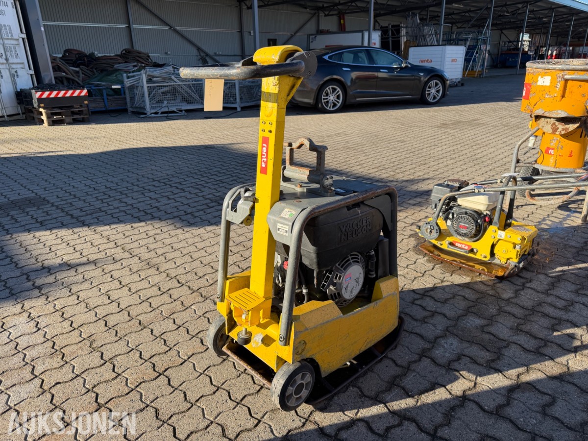 2016 Wacker Neuson DPU 3050He Vibroplate