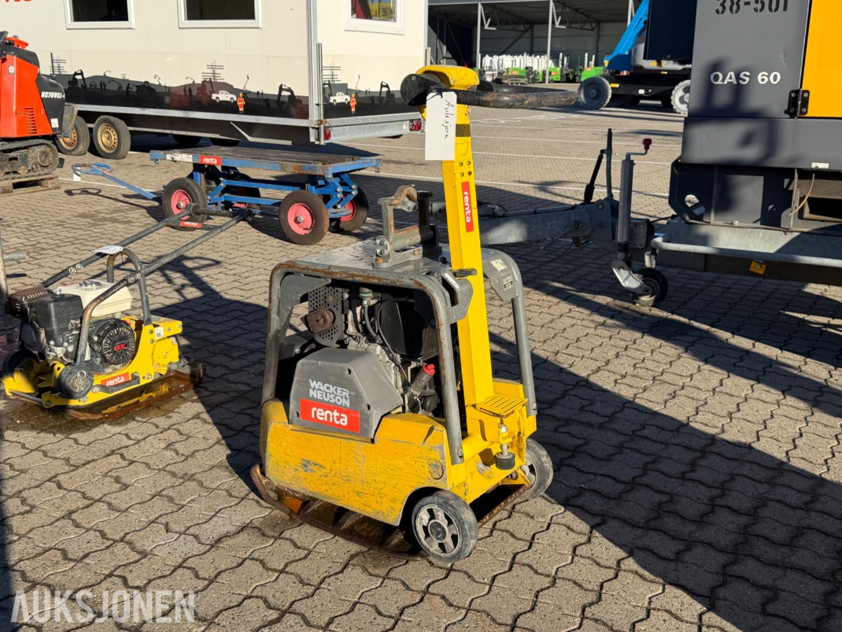 2016 Wacker Neuson DPU 3050He Vibroplate