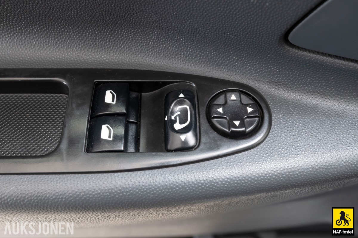 2015 Toyota PROACE 2.0 D-4D 128 HK HENGERFESTE VARMER SKYVEDØRER 