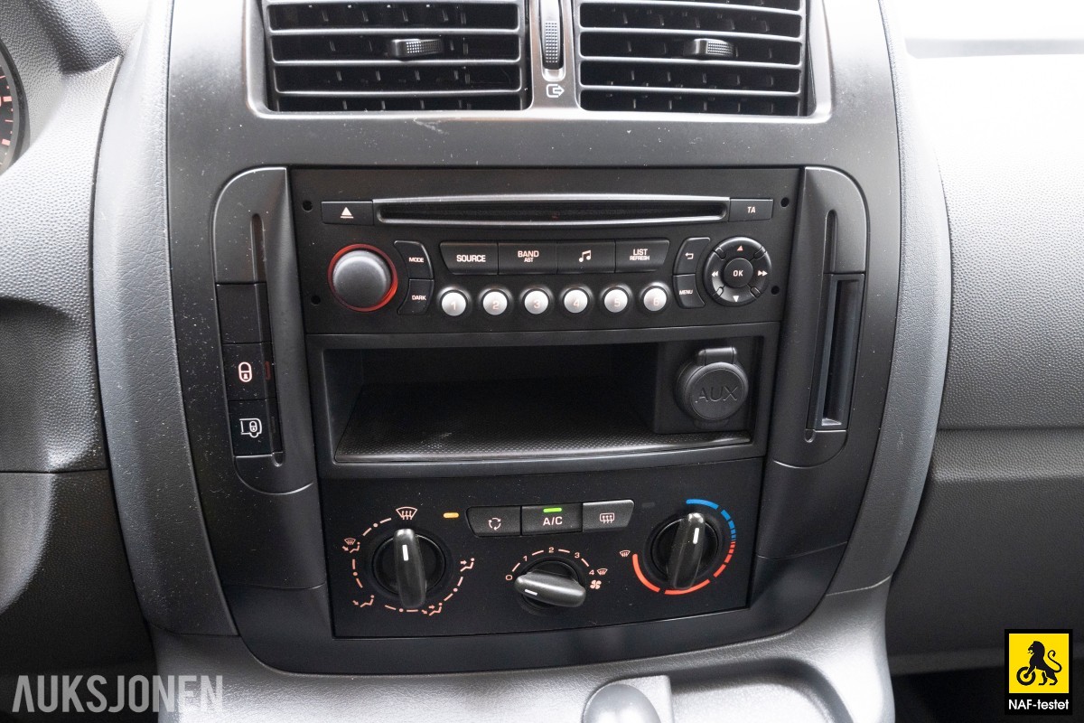 2015 Toyota PROACE 2.0 D-4D 128 HK HENGERFESTE VARMER SKYVEDØRER 