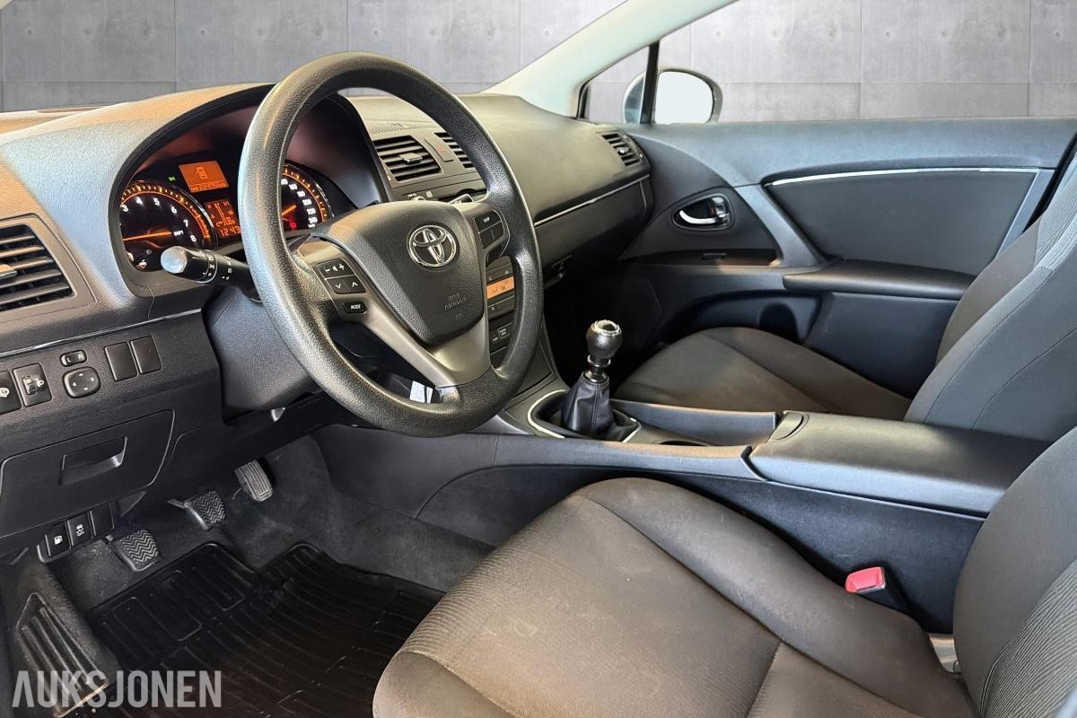 2009 Toyota Avensis 1.6 131 HK HENGERFESTE KLIMA SOMMER & VINTER
