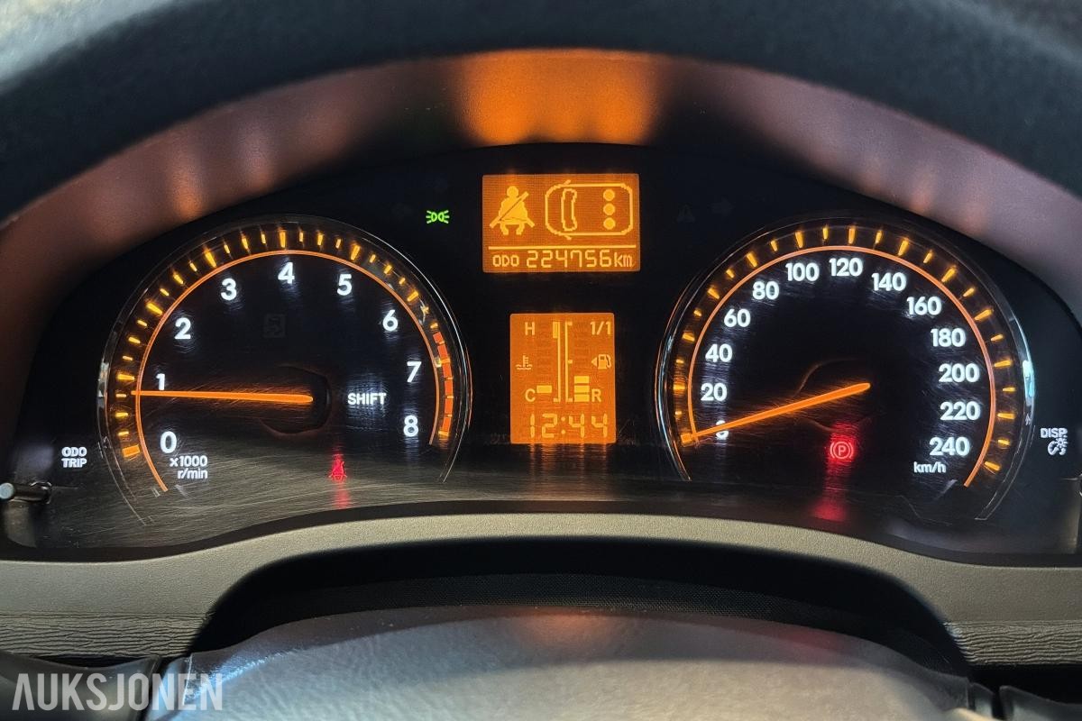 2009 Toyota Avensis 1.6 131 HK HENGERFESTE KLIMA SOMMER & VINTER
