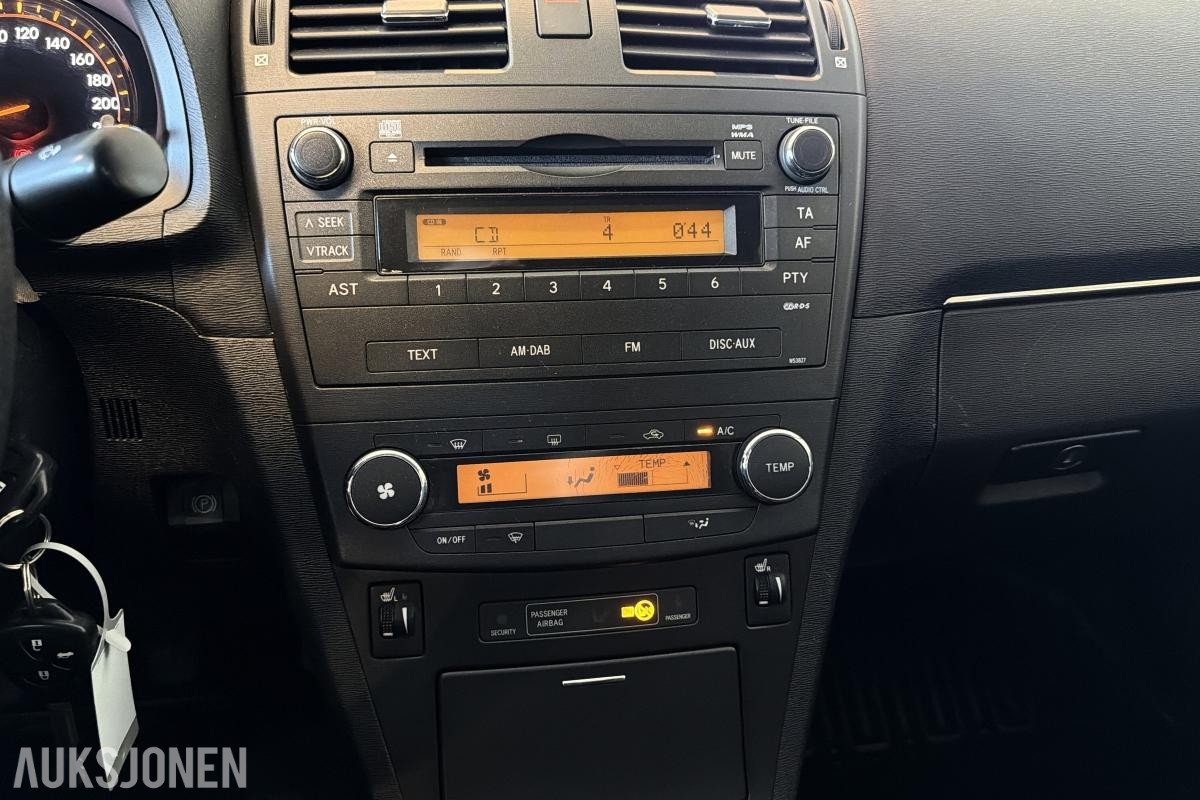 2009 Toyota Avensis 1.6 131 HK HENGERFESTE KLIMA SOMMER & VINTER