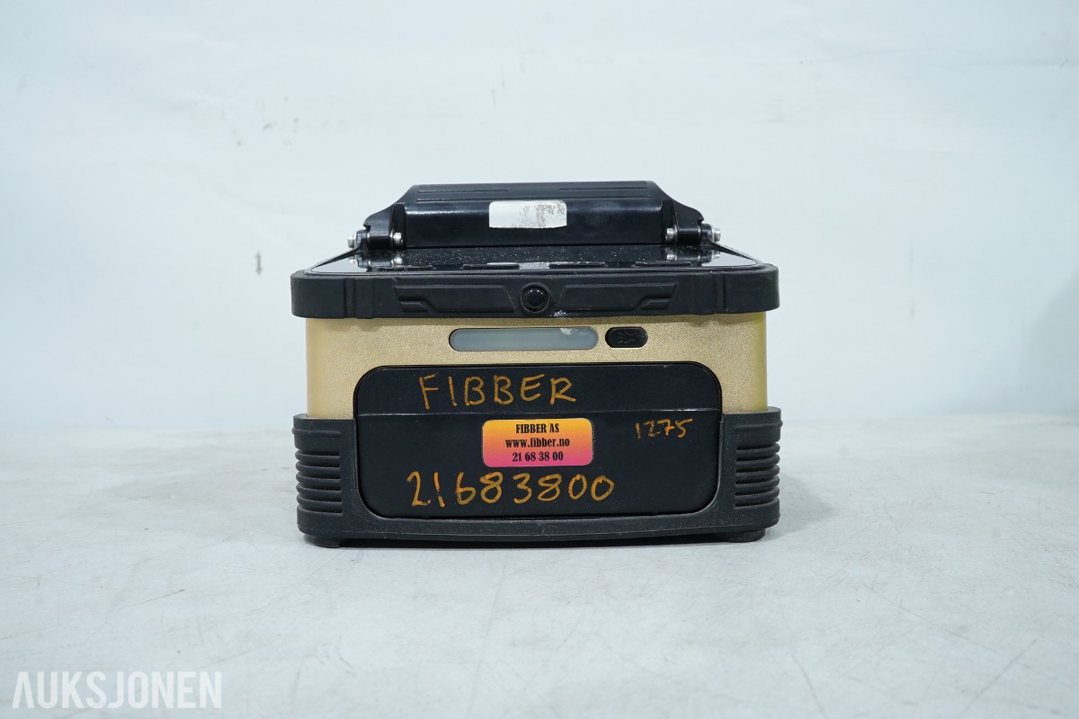 2019 Signal Fire AI-8 fiberskjøtemaskin med fiberkutter og tilbehør
