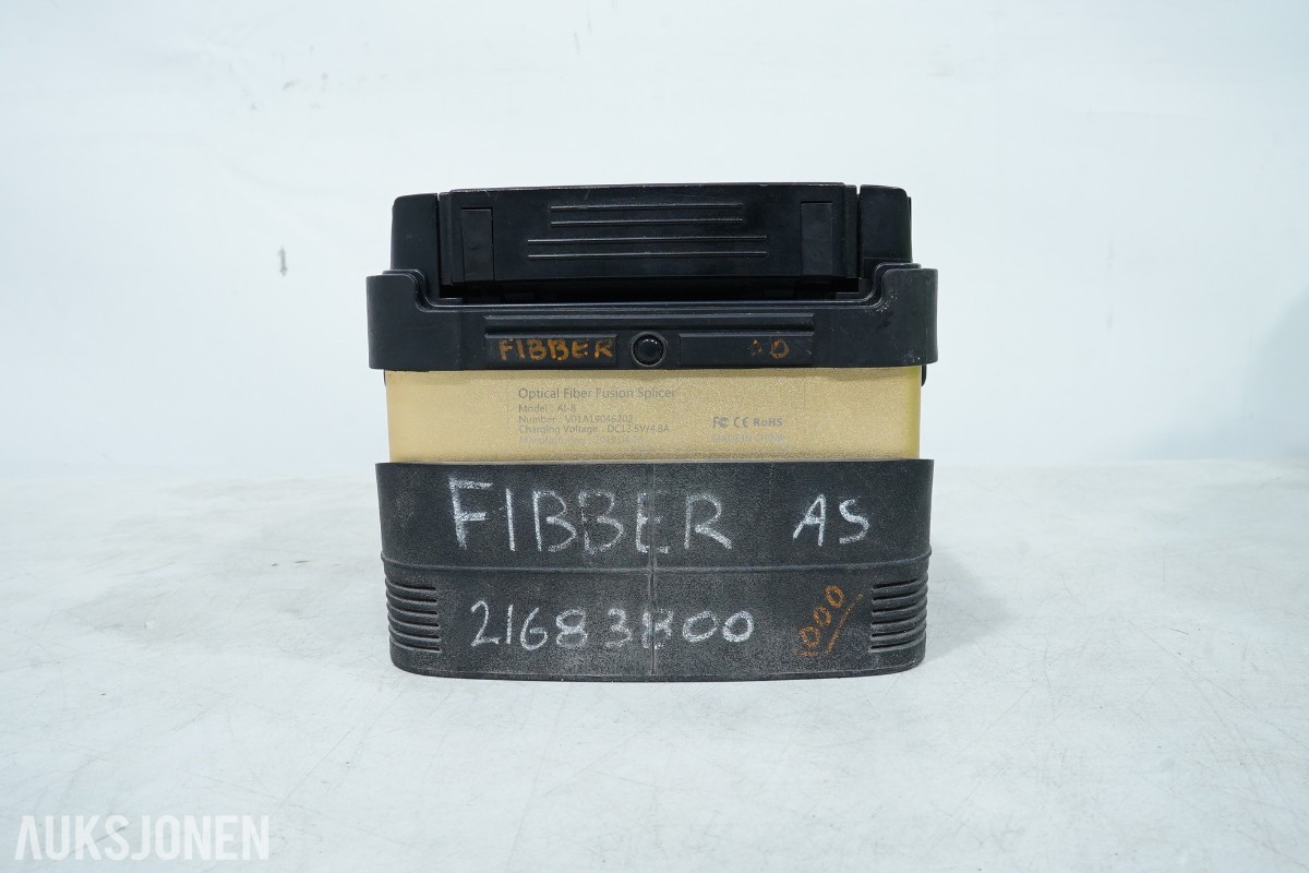 2019 Signal Fire AI-8 fiberskjøtemaskin med fiberkutter og tilbehør
