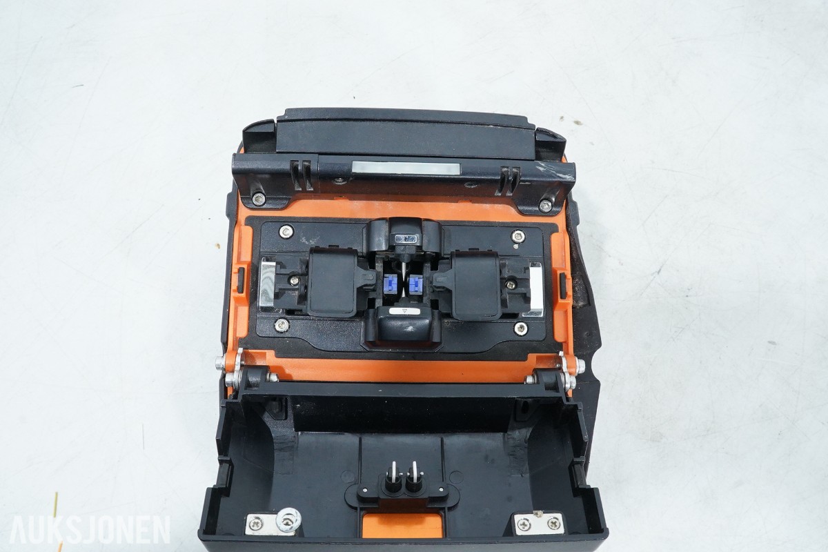 2019 Signal Fire AI-9 fiberskjøtemaskin med Sumitomo fiberkutter og verktøy