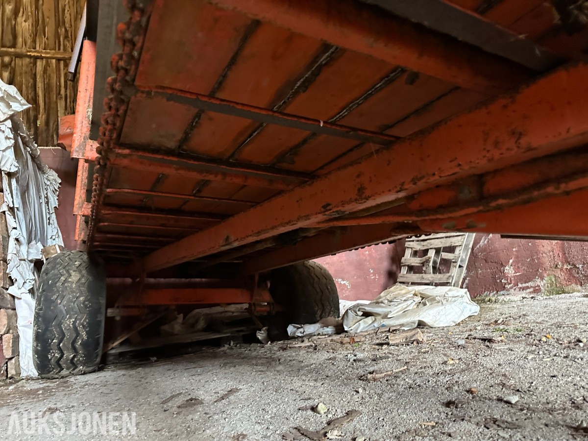 Underhaug Avlesservogn med kastvals