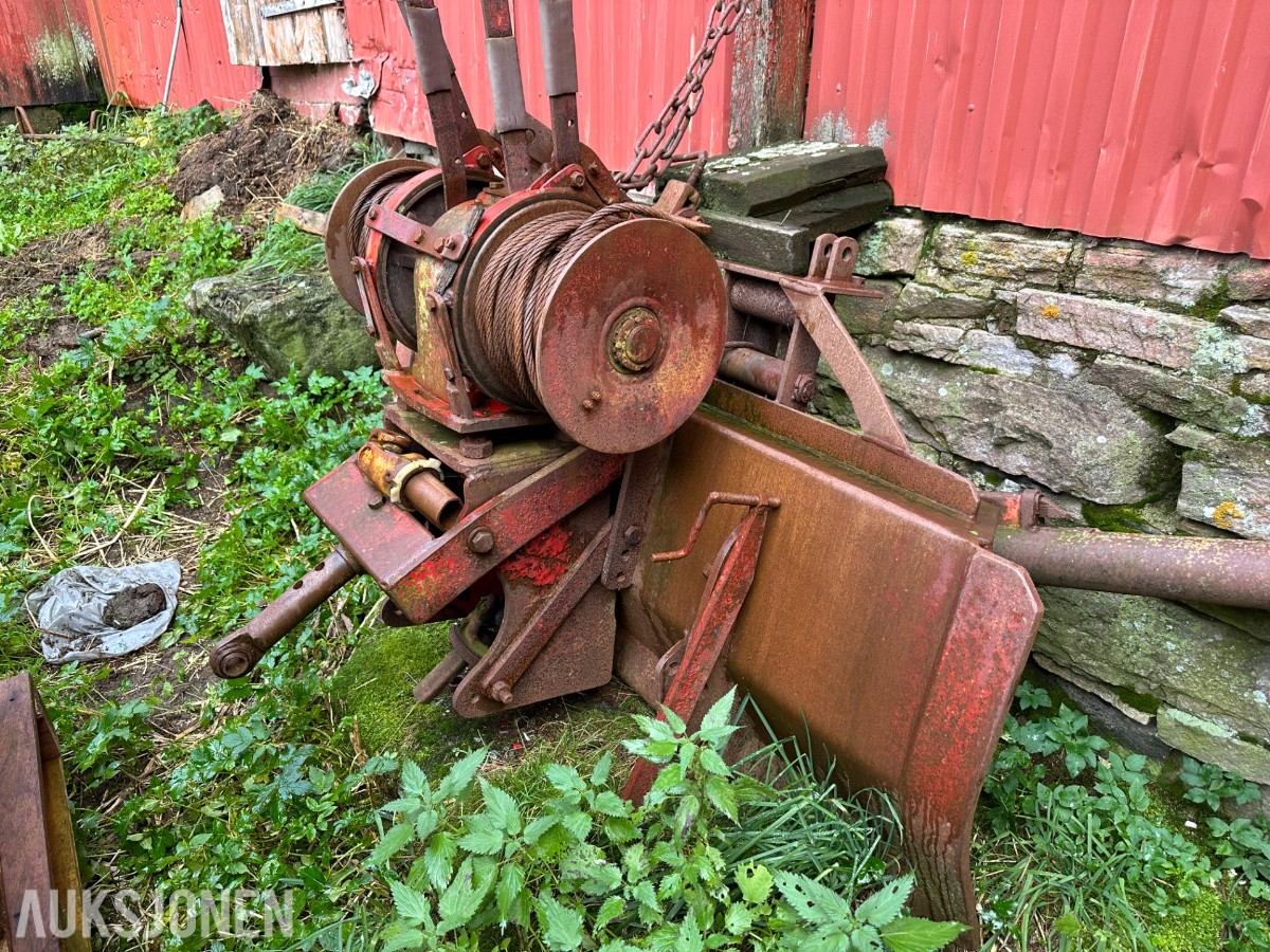 Igland 3000/2 Skogsvinsj, dobbel trommel til traktor
