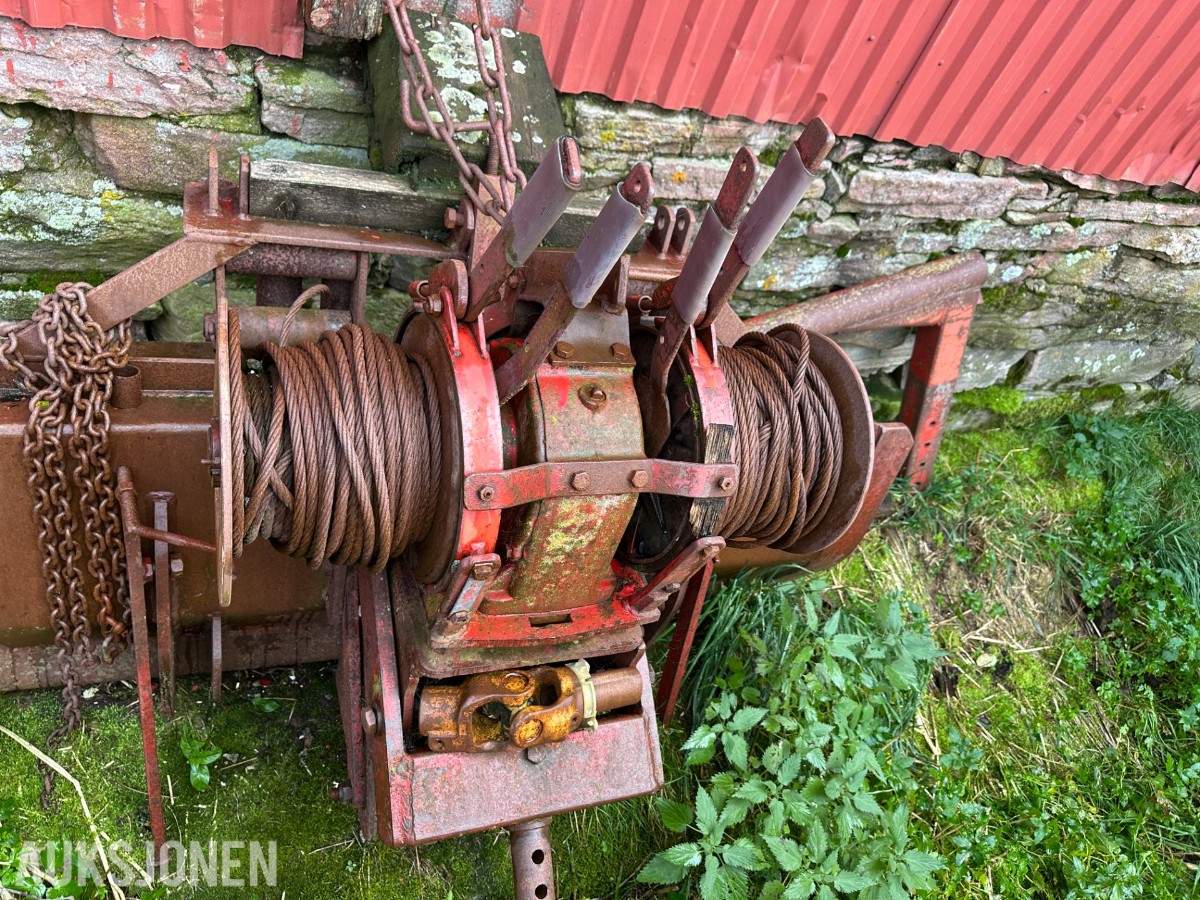Igland 3000/2 Skogsvinsj, dobbel trommel til traktor