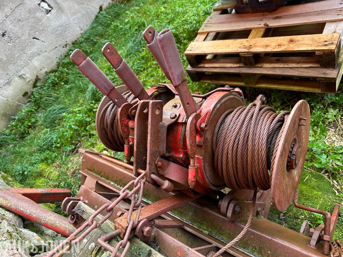 Igland 3000/2 Skogsvinsj, dobbel trommel til traktor