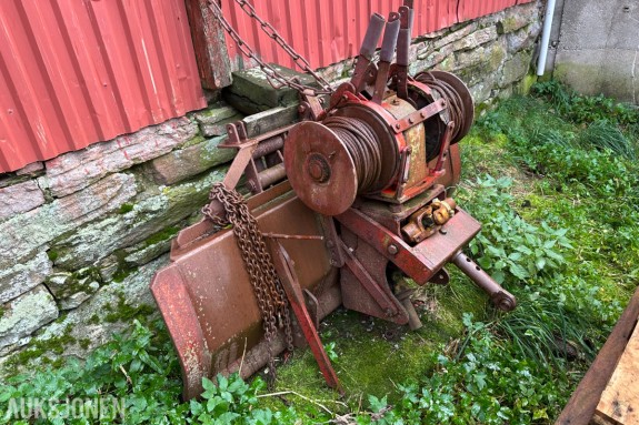 Igland 3000/2 Skogsvinsj, dobbel trommel til traktor