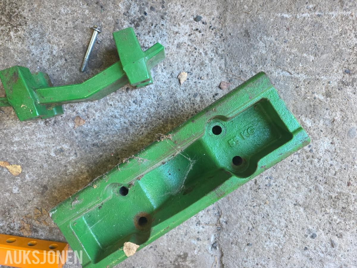John Deere baselodd, 5 kg, fra 5085M