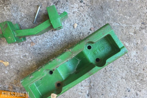 John Deere baselodd, 5 kg, fra 5085M