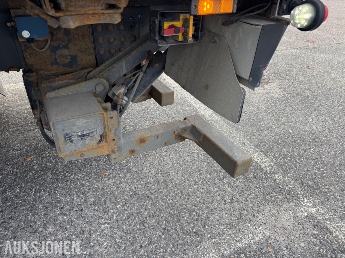 Scania R 480 skapbil med bakløfter, Opticruise, ryggekamera og hengerfeste