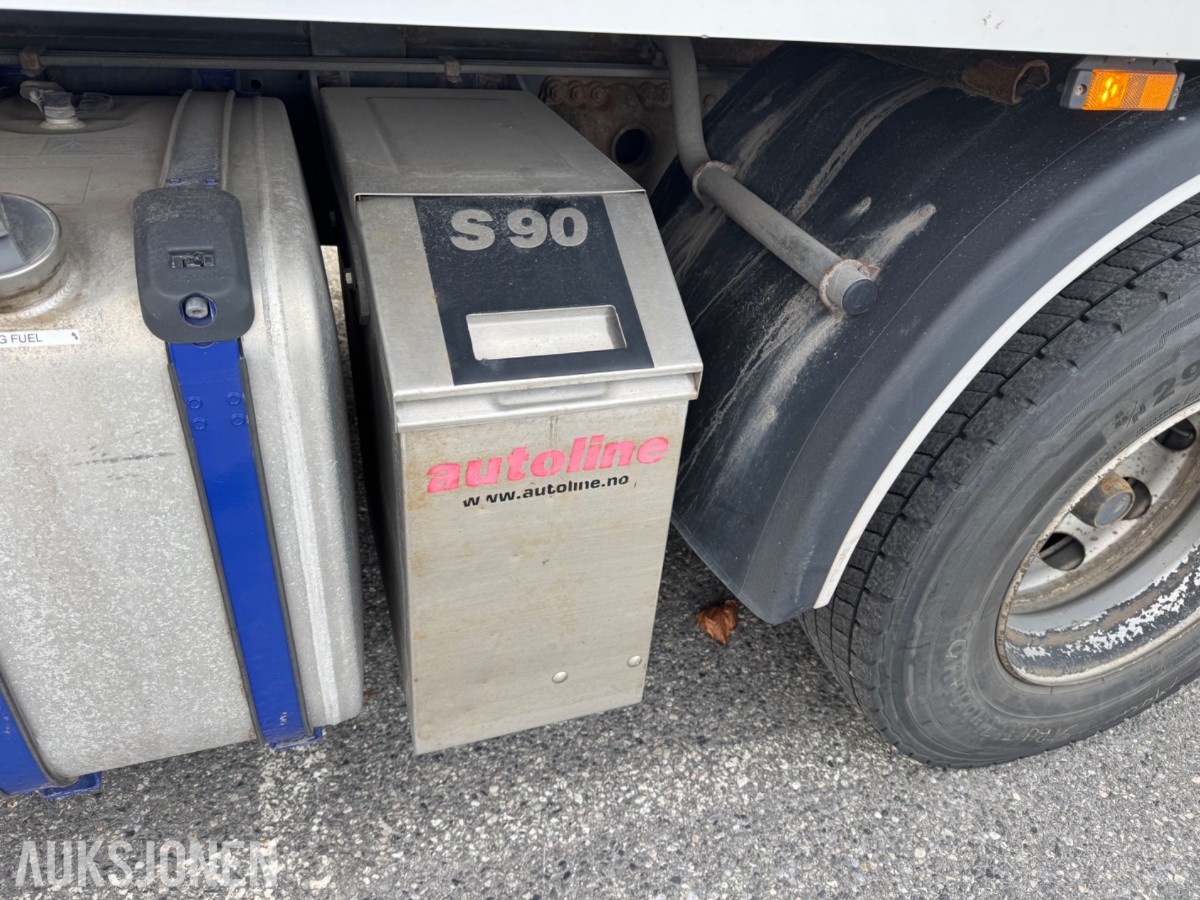 Scania R 480 skapbil med bakløfter, Opticruise, ryggekamera og hengerfeste