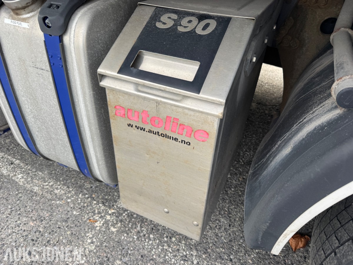 Scania R 480 skapbil med bakløfter, Opticruise, ryggekamera og hengerfeste