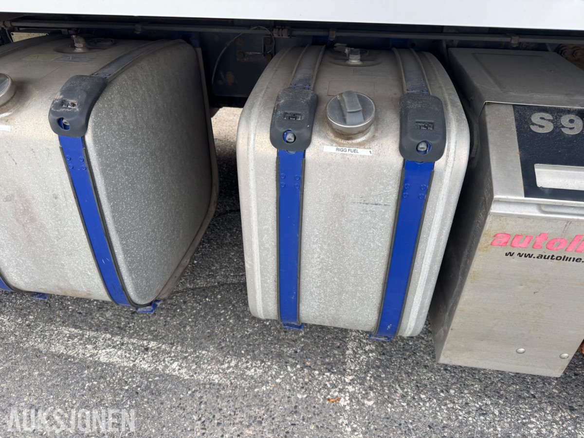 Scania R 480 skapbil med bakløfter, Opticruise, ryggekamera og hengerfeste