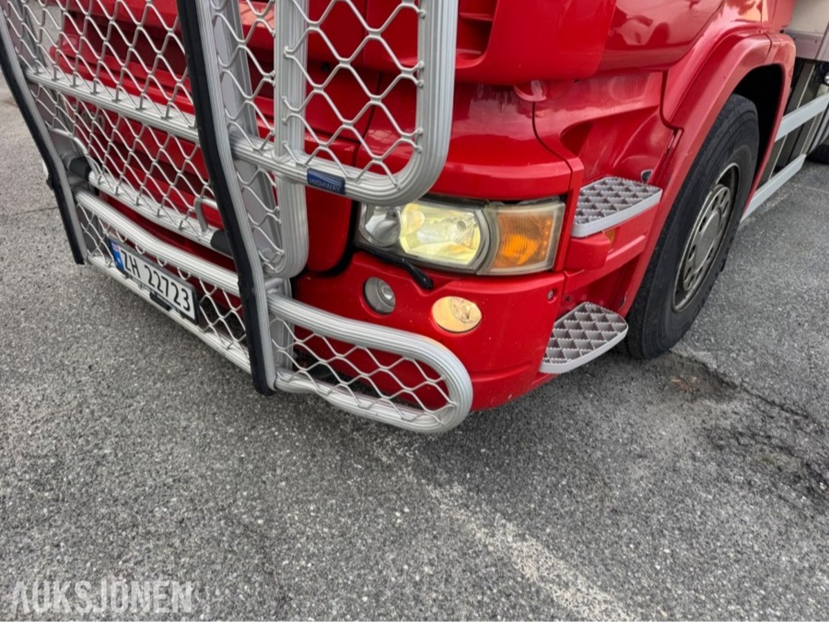 Scania R 480 skapbil med bakløfter, Opticruise, ryggekamera og hengerfeste
