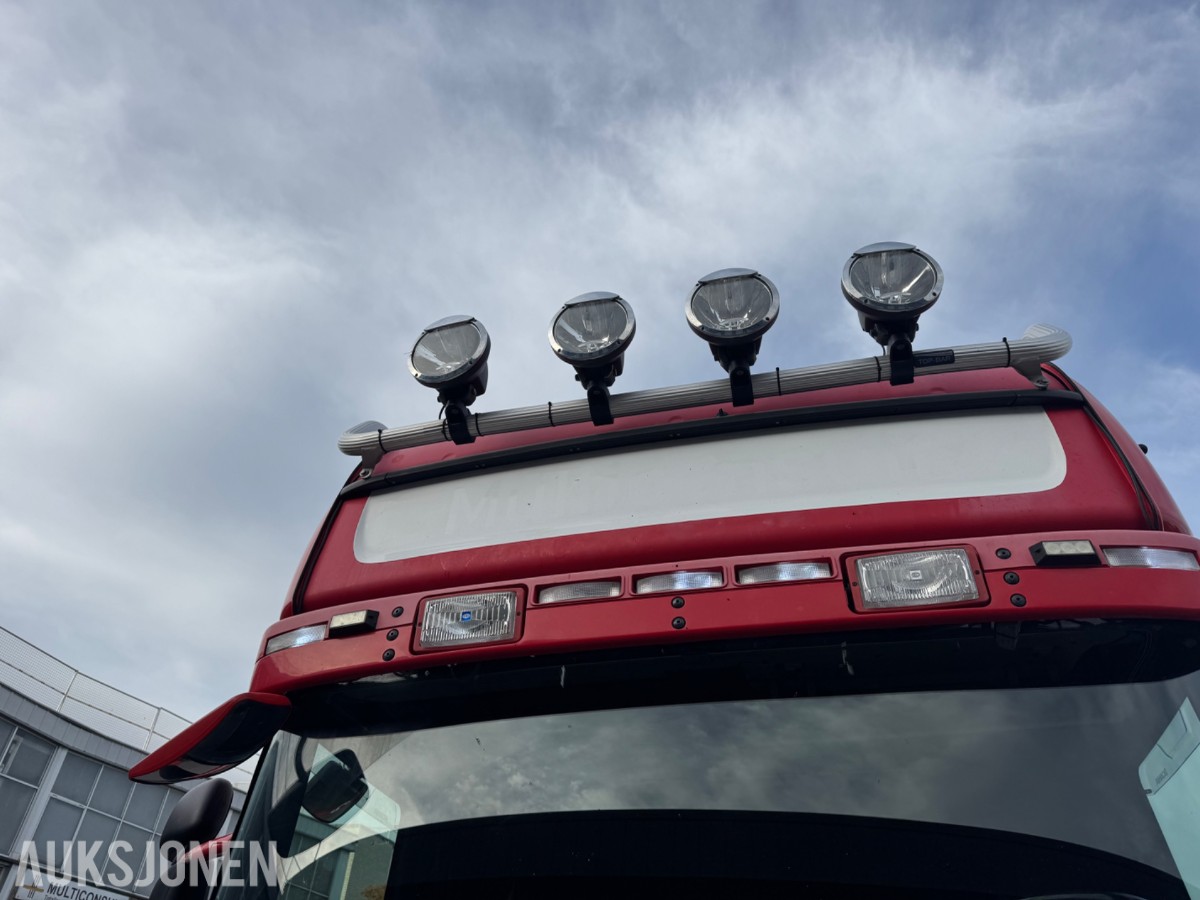 Scania R 480 skapbil med bakløfter, Opticruise, ryggekamera og hengerfeste