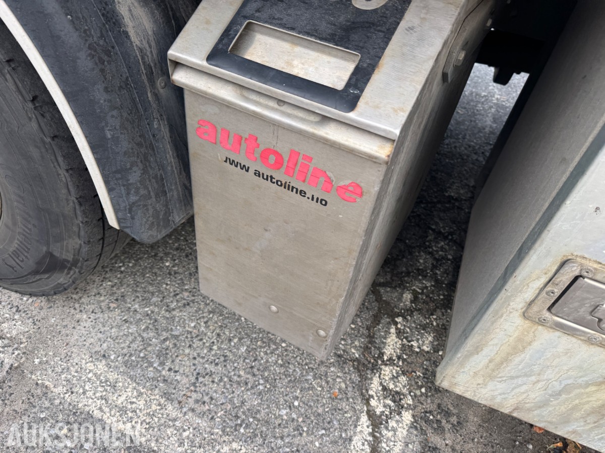 Scania R 480 skapbil med bakløfter, Opticruise, ryggekamera og hengerfeste