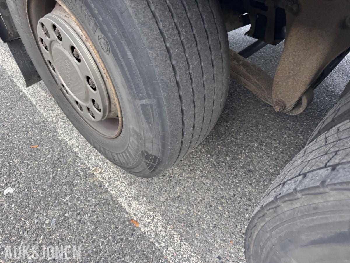 Scania R 480 skapbil med bakløfter, Opticruise, ryggekamera og hengerfeste