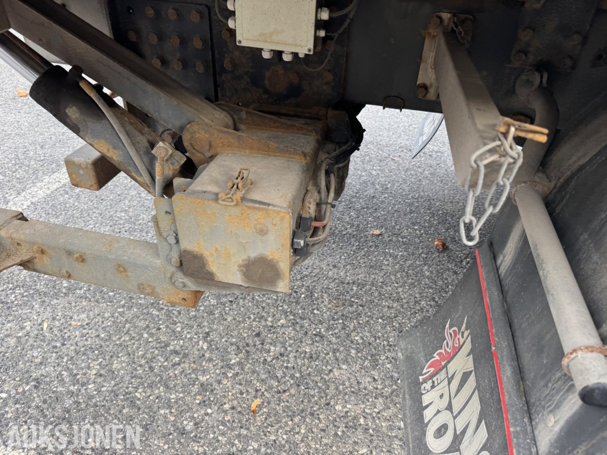 Scania R 480 skapbil med bakløfter, Opticruise, ryggekamera og hengerfeste