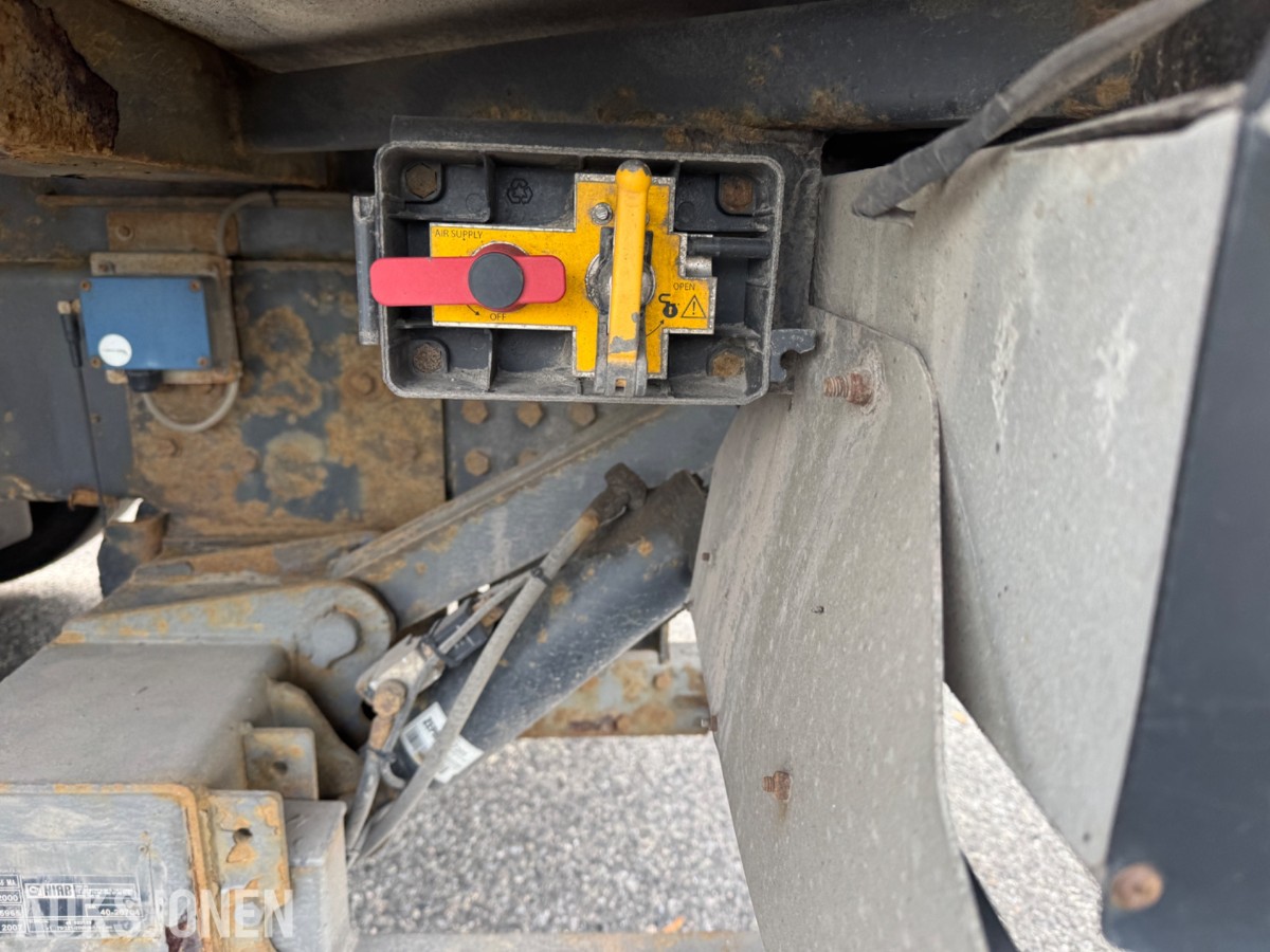 Scania R 480 skapbil med bakløfter, Opticruise, ryggekamera og hengerfeste