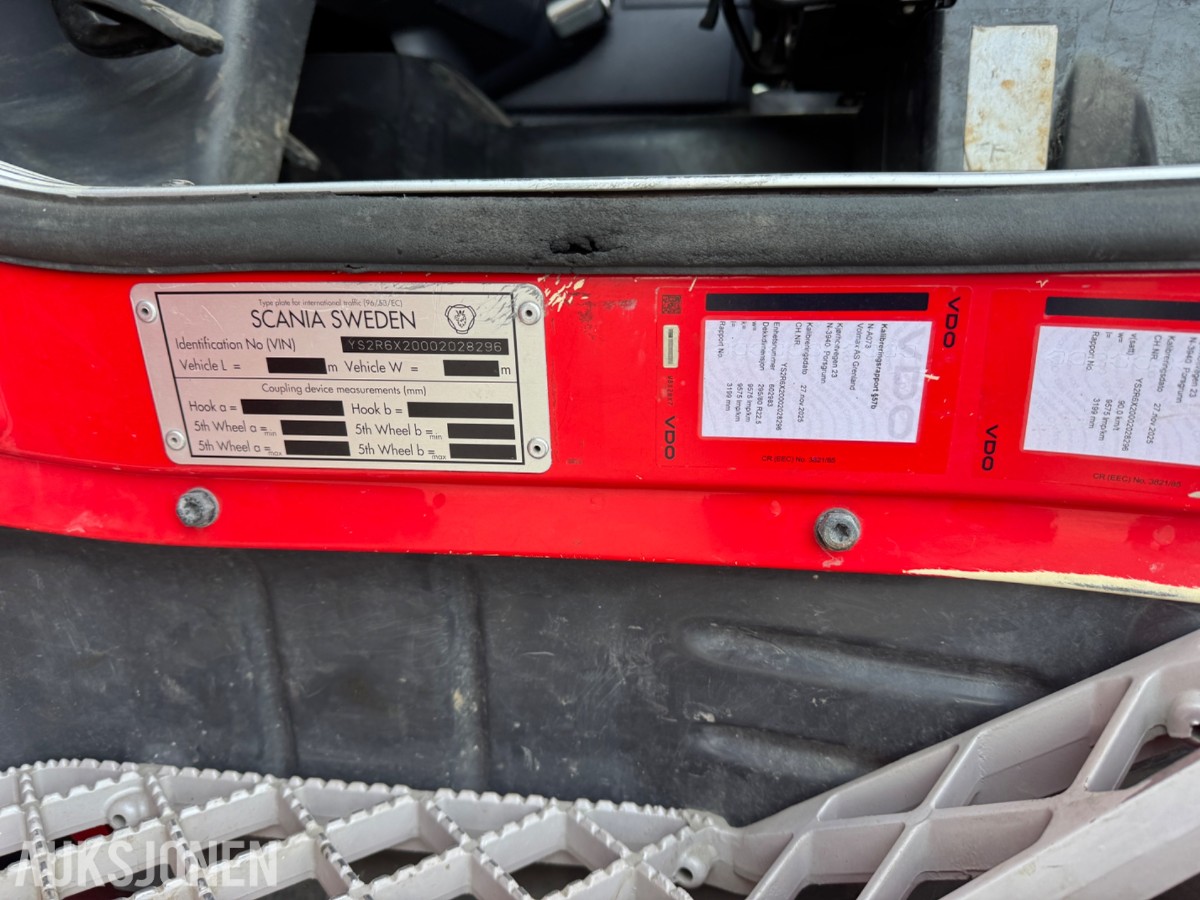 Scania R 480 skapbil med bakløfter, Opticruise, ryggekamera og hengerfeste