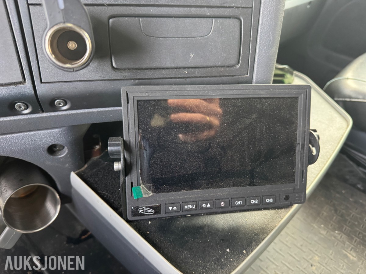 Scania R 480 skapbil med bakløfter, Opticruise, ryggekamera og hengerfeste
