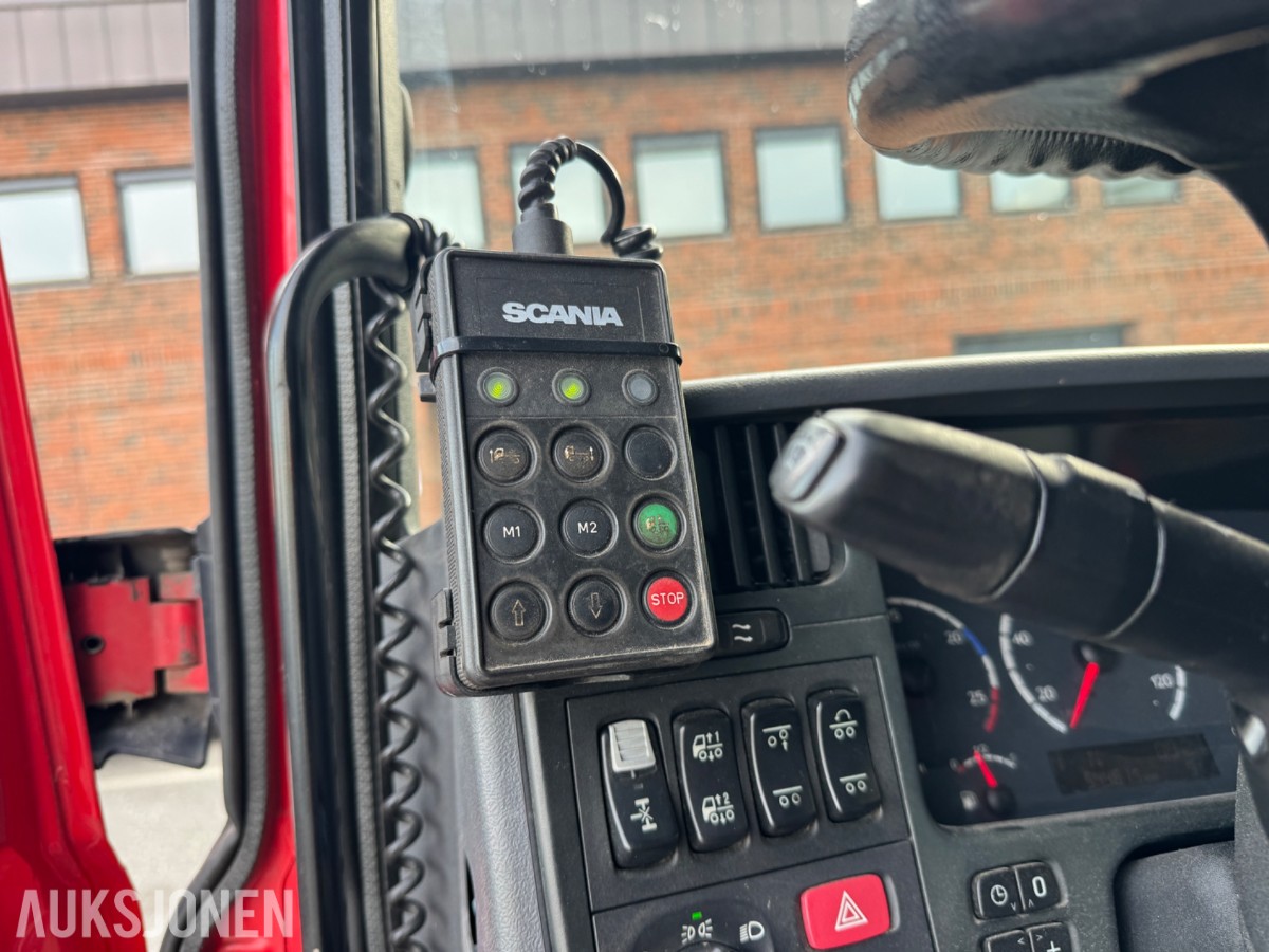Scania R 480 skapbil med bakløfter, Opticruise, ryggekamera og hengerfeste