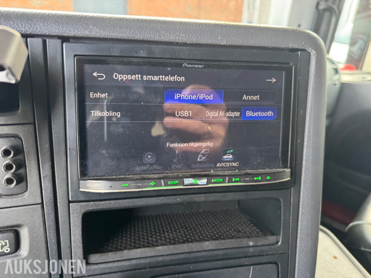 Scania R 480 skapbil med bakløfter, Opticruise, ryggekamera og hengerfeste