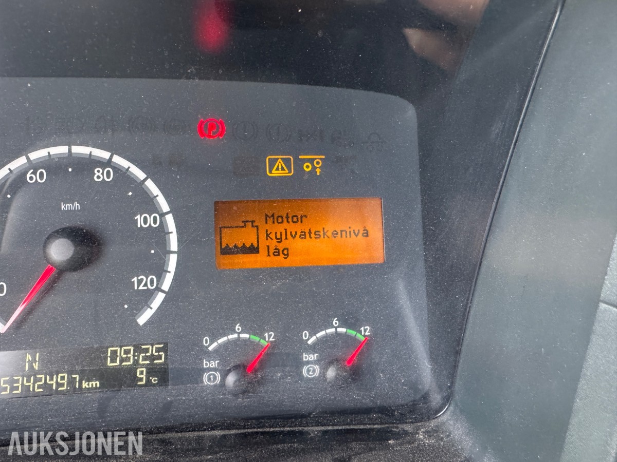 Scania R 480 skapbil med bakløfter, Opticruise, ryggekamera og hengerfeste