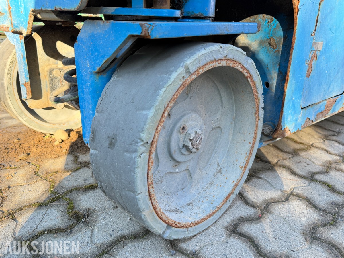 2010 Genie GS2632 Sakselift / 497 Timer