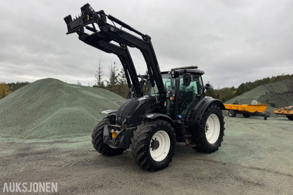 2019 Valtra N174 Direct 201 hk med G5S frontlaster, 2 skuffer og pallegaffel