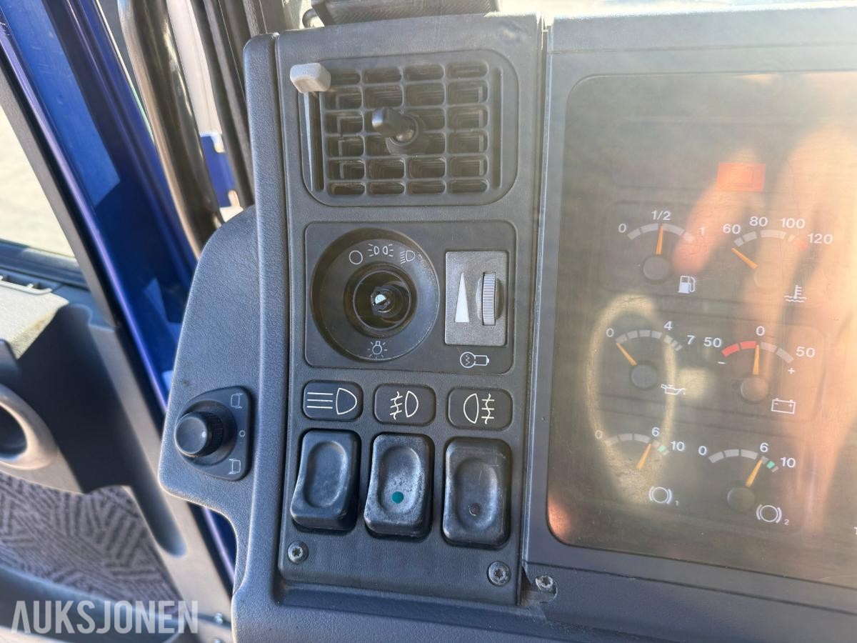 2002 Scania R 124G Krokbil