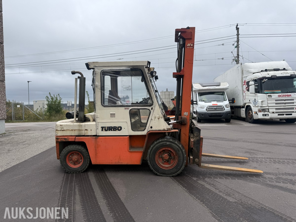 1983 Datsun YGF03A40 dieseltruck - løftekapasitet 4 000 kg