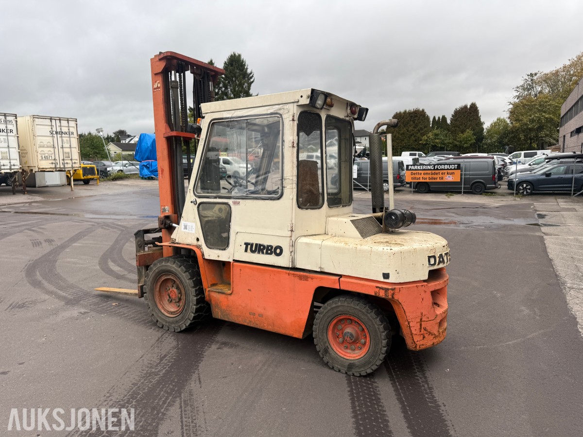 1983 Datsun YGF03A40 dieseltruck - løftekapasitet 4 000 kg