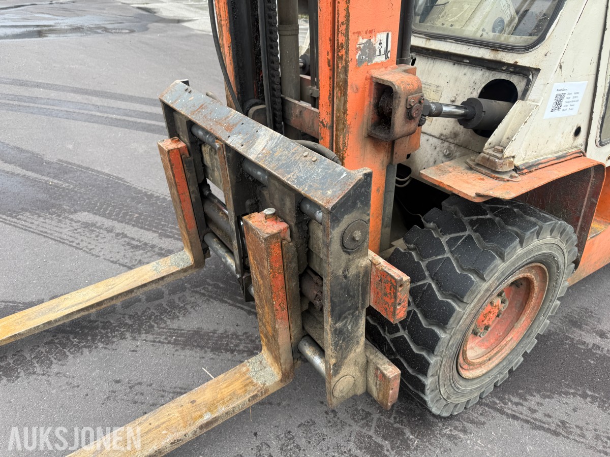 1983 Datsun YGF03A40 dieseltruck - løftekapasitet 4 000 kg