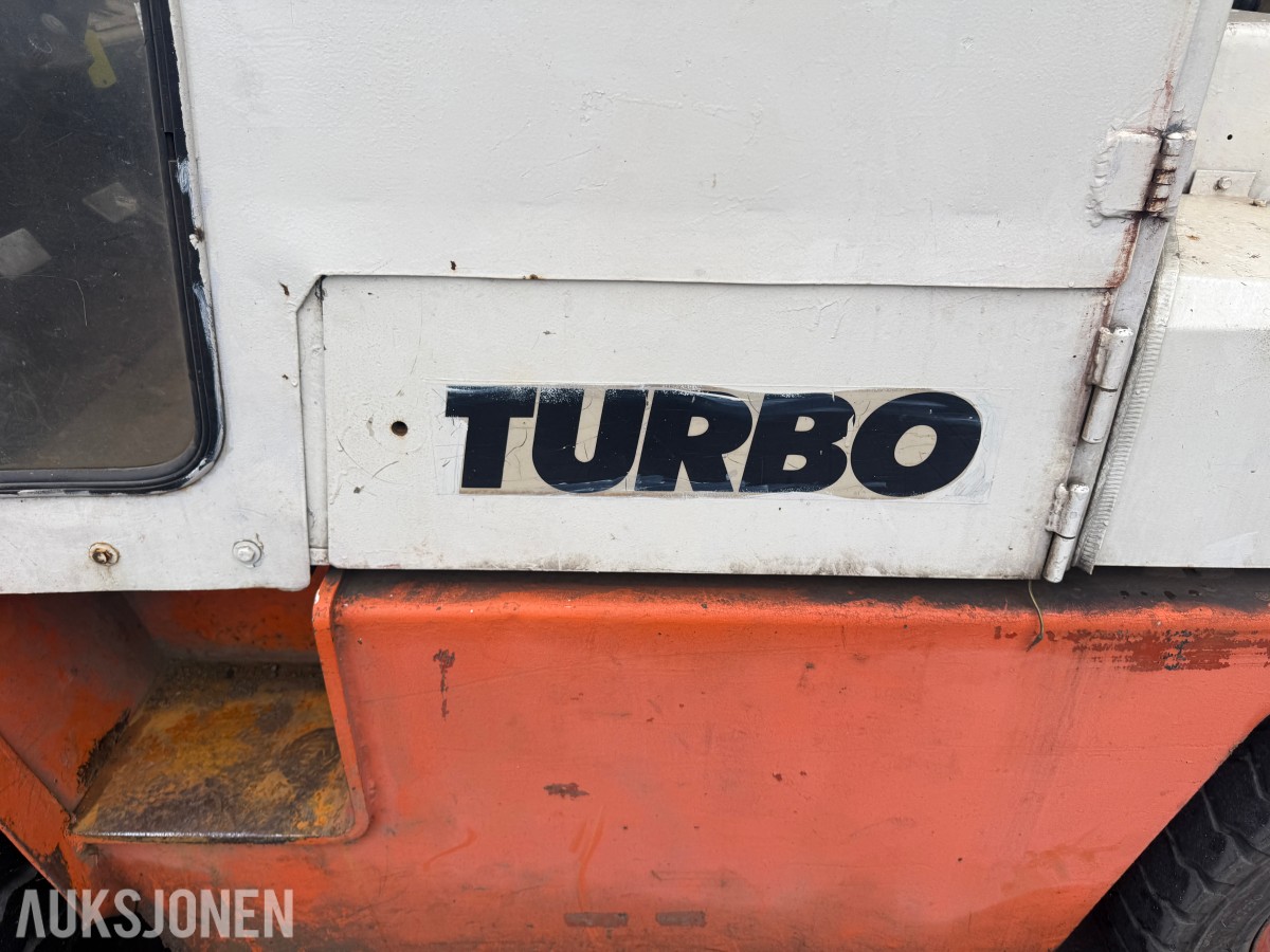 1983 Datsun YGF03A40 dieseltruck - løftekapasitet 4 000 kg